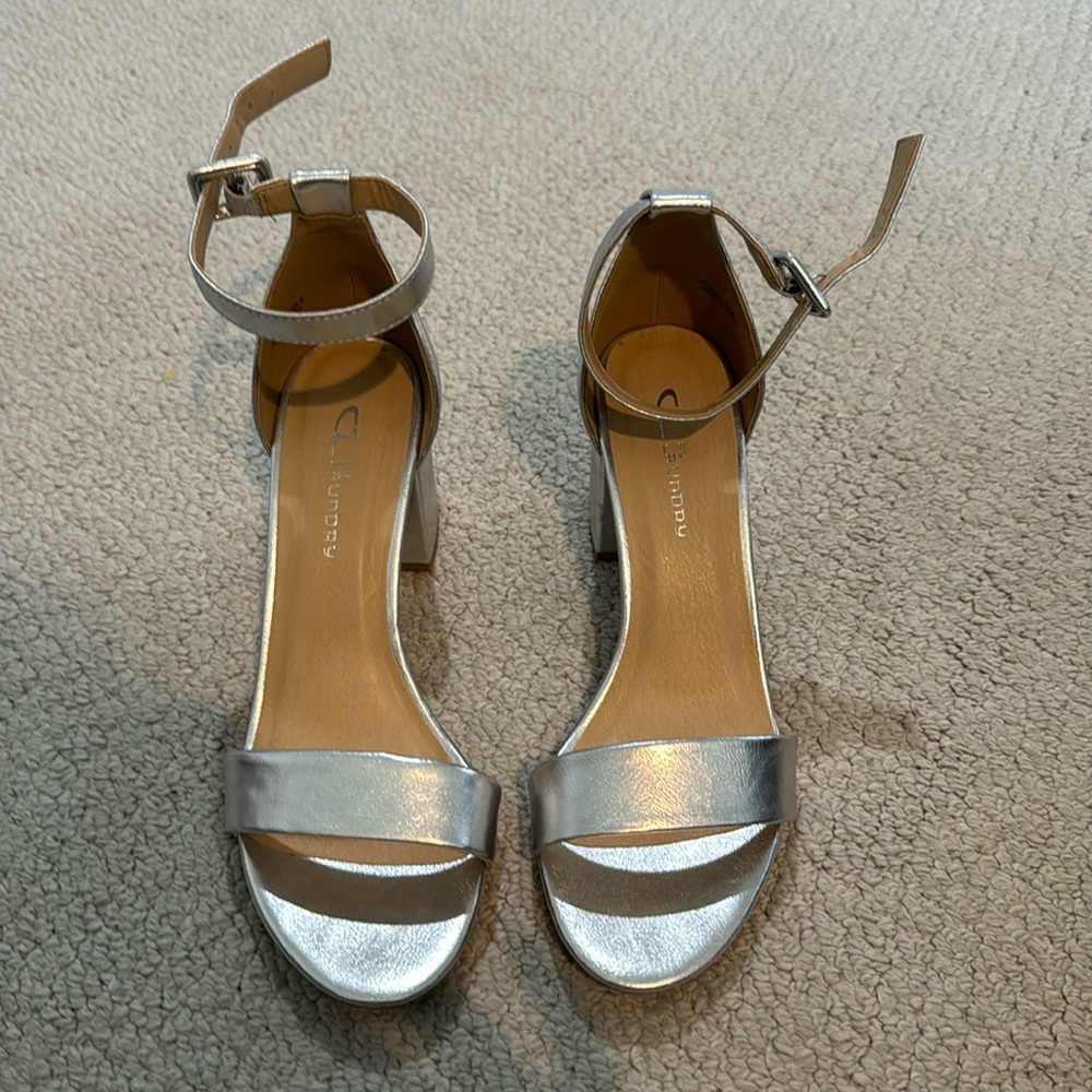 CL by laundry silver heals size 8